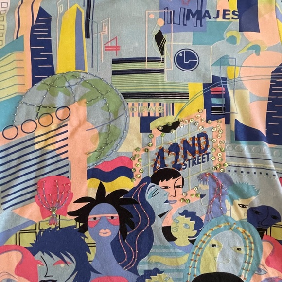 2000’s graphic top - Picture 2 of 4